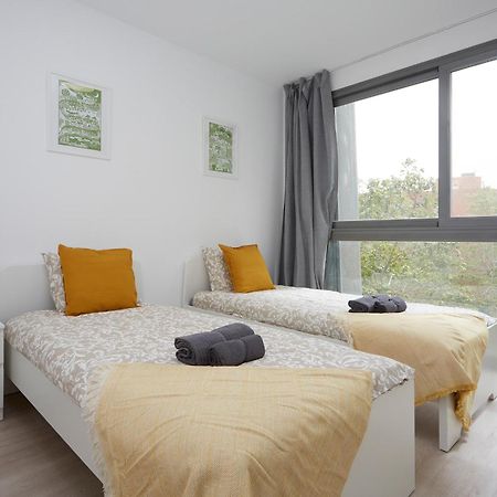Three Bedroom Two Bathroom Apartment Close To Beach Барселона Экстерьер фото