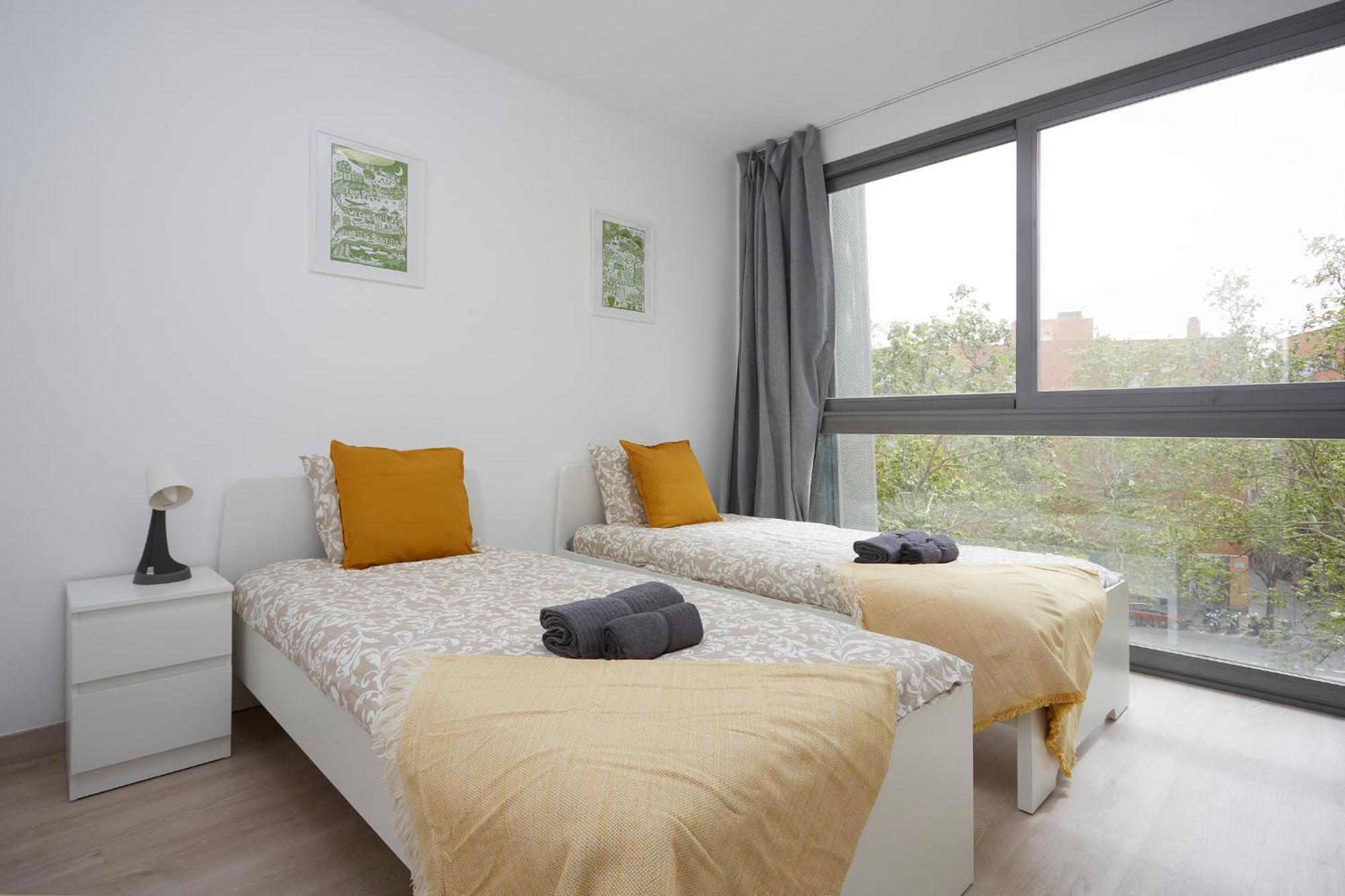 Three Bedroom Two Bathroom Apartment Close To Beach Барселона Экстерьер фото